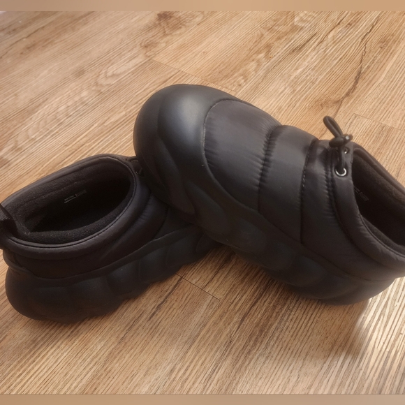 SIZE 7 CROCS OVERPUFF SHORTY BOTIE SLIPPER - Picture 8 of 10